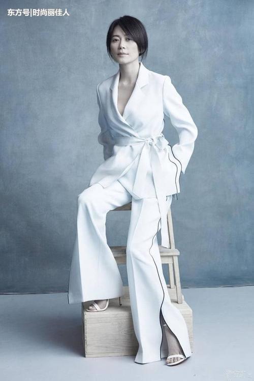 47岁俞飞鸿穿亮片薄纱裙优雅动人，大秀东方美，年龄成了个摆设