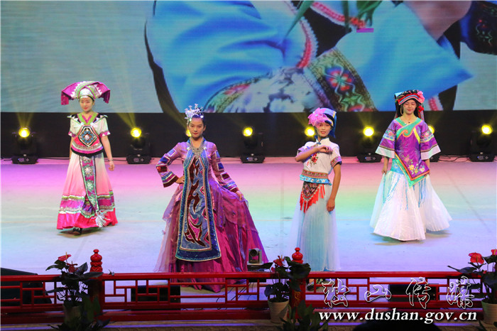 独山:为黔南民族服饰创意设计大赛整装待发