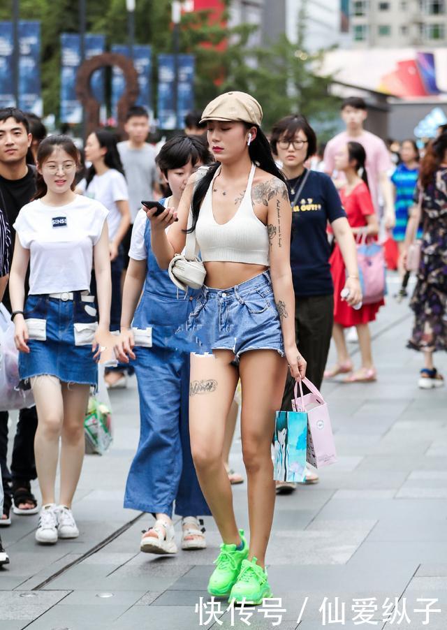  『小姐姐』优雅不过极简美，这些三色心机搭配攻略，时髦精们早知道