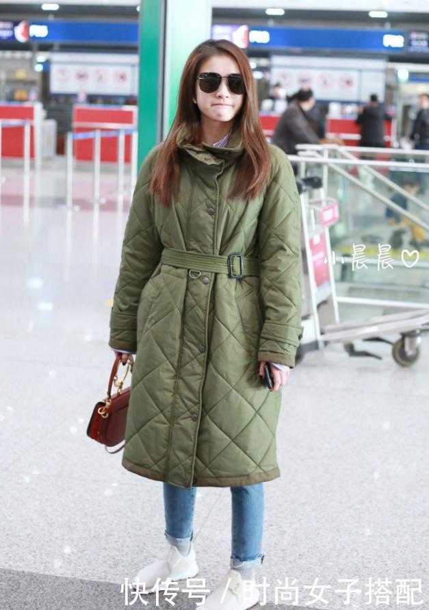 没大长腿就别学关晓彤穿军大衣了，张雪迎简直穿成了“尴尬”本人