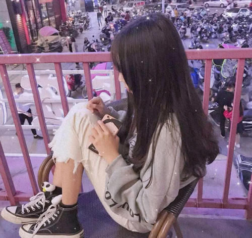 「世间」仙女系·少女心女生头像你逆光而来,配得上这世间所有的好