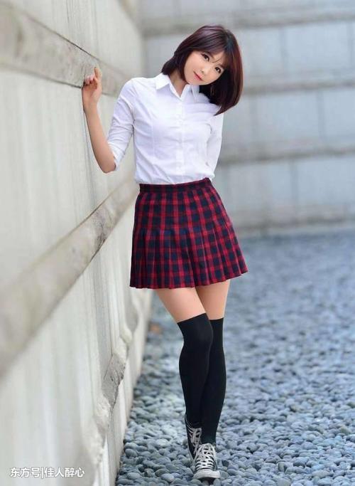 短裙穿出美美新姿态, 惹火性感