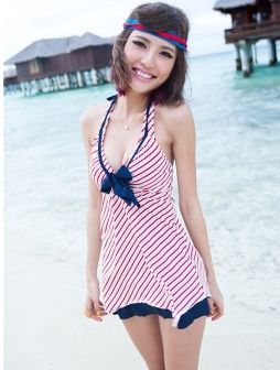 性感的连体泳衣美女，为你准备了3种身材的泳衣选择攻略!