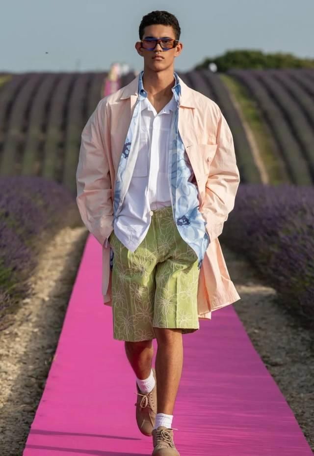  #解决#解决穿搭老大难 | 印花衬衣这么穿「花样男神」人人可