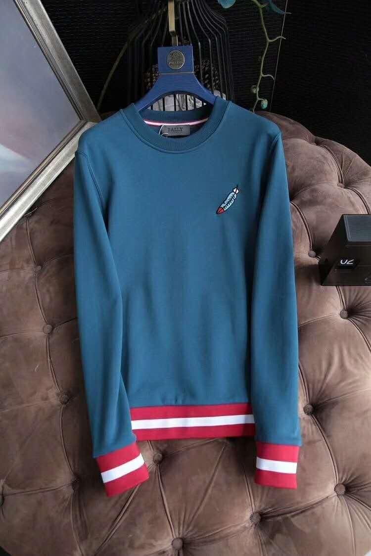 热播剧《香蜜沉沉烬如霜》中邓伦帅人一脸 现实生活中穿搭也出彩