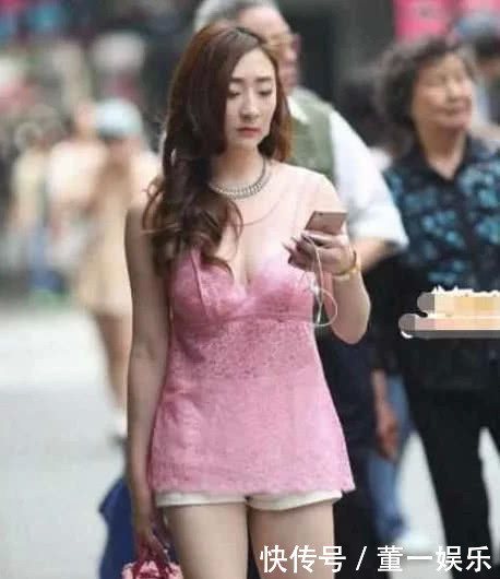 街拍女神：肤白貌美腿长，你喜欢哪种类型的女朋友？