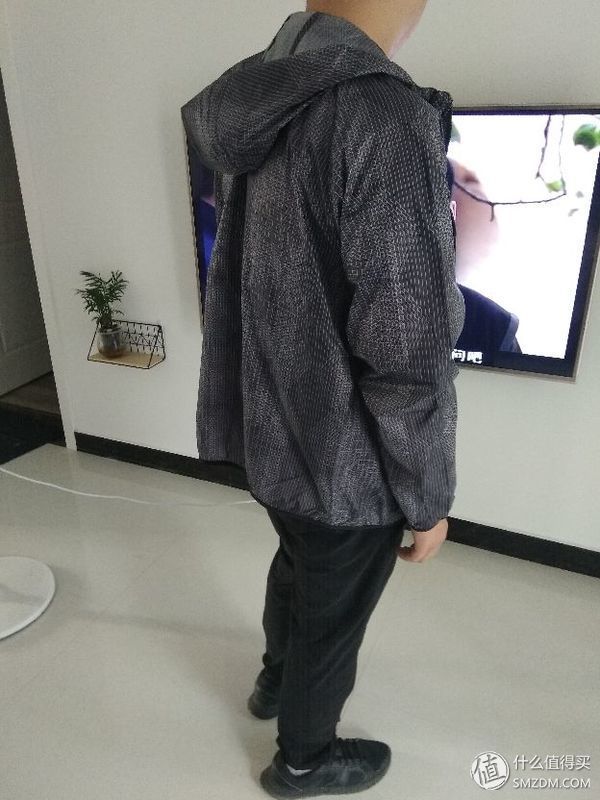 悠启轻薄防晒皮肤衣+迪卡侬防晒衣简单晒单、对比