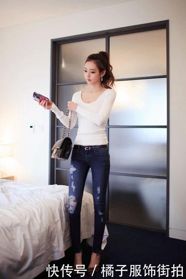 牛仔裤塑造你的完美身材，简约大气一点都不挑人