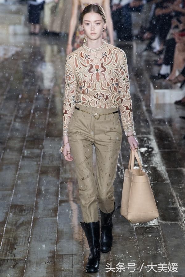 大美媛服饰迪奥2019早春度假系列时装秀