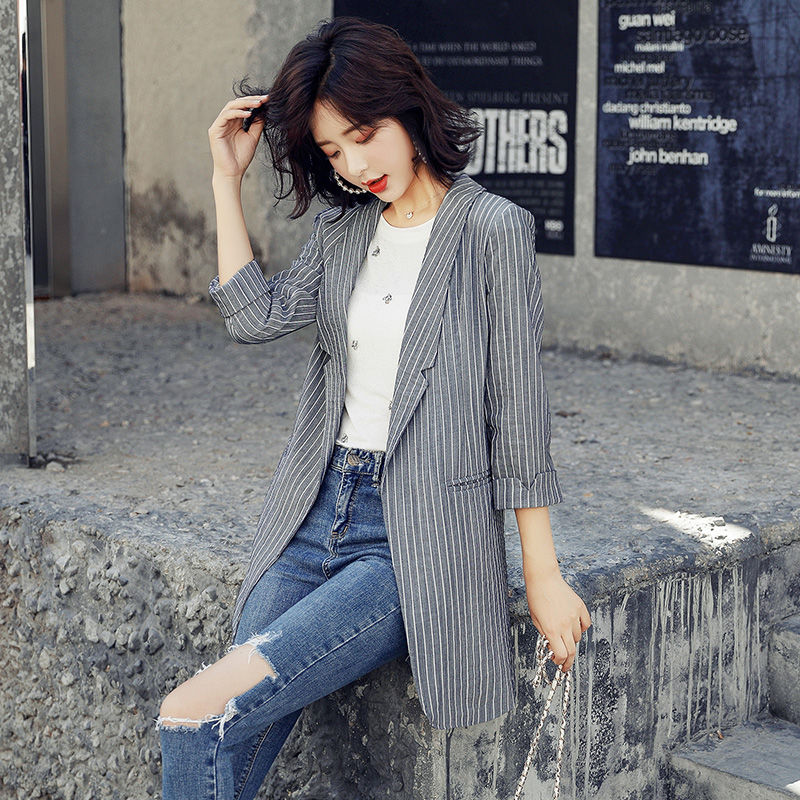 屁股大的女人，入秋别乱买，学这个女人穿开衫配七分裤，美的惊艳