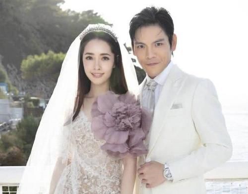  『豪门』郭碧婷晒另类豪门生活，女神包袱全无，追着鸡屁股一顿狂拍！