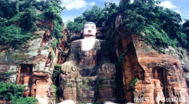 师徒二人普度众生,徒弟凿出“乐山大佛”,师傅的另一座却未完工