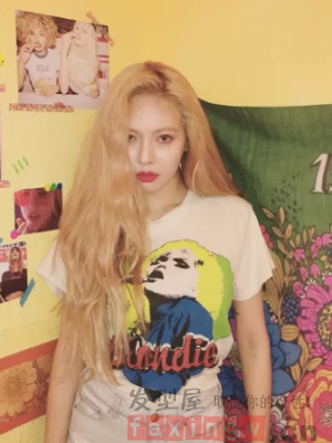 跟着时尚达人们一起染头发成为最耀眼的那道光