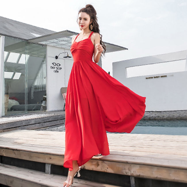 原来沙滩裙很迷人，扔掉比基尼吧，回头率不是一般的高