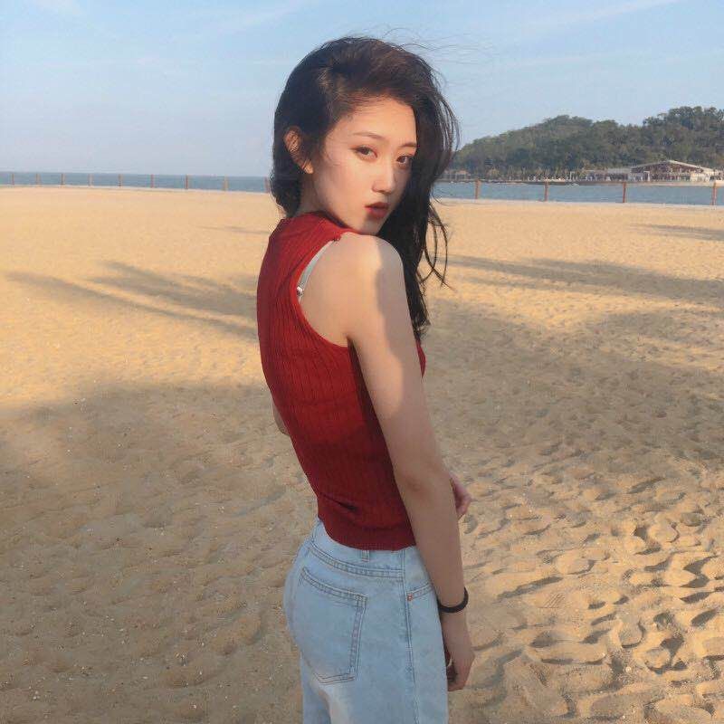 最自己身材自信吗?那就尽量多穿这半透打底衫吧，美出天际巨迷人