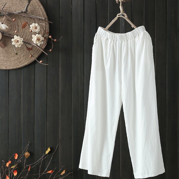 现在很少有女生穿短裤，全新的棉麻裤，舒适透气更百搭