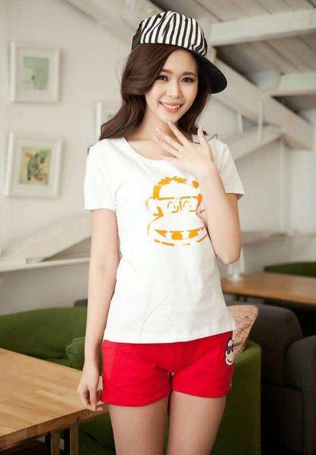 紧身裤整体来说高端大气上档次，唯美风情衬托出女性的女人味