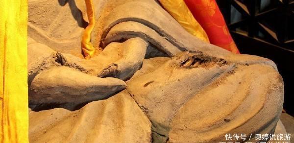 山西一神秘寺庙，庙中15座佛像，经专家鉴定是“包骨真身”