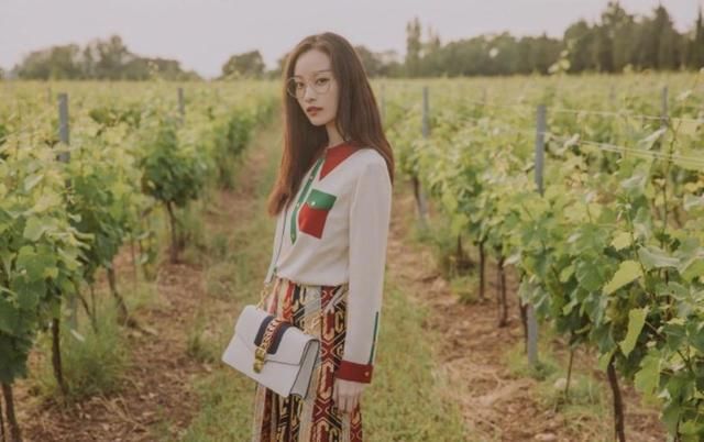 高圆圆新发型太嫩,性感吊带穿出清纯味道!舒淇粉色礼服太惊艳!