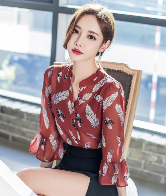 女神孙允珠，云雾乌龙透纱天鹅羽毛雪纺衫