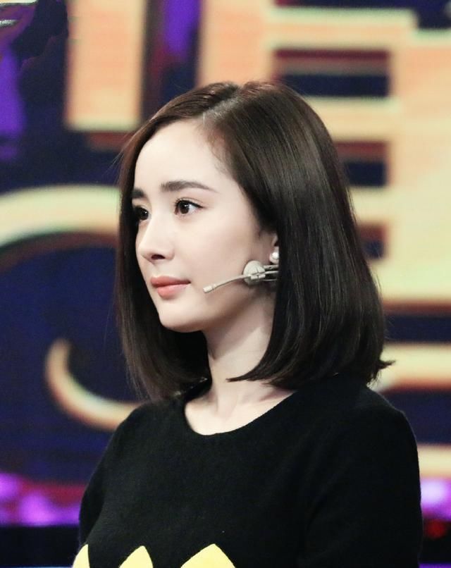  『黑长直』放弃大波浪吧,今年流行回头率超高的“渣女头”,洋气还显脸小