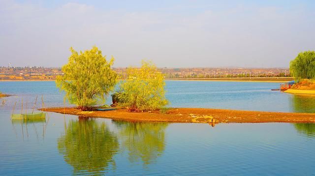  雍城■先秦国都雍城下有一个国家级湿地公园，是关中平原的水源地之一