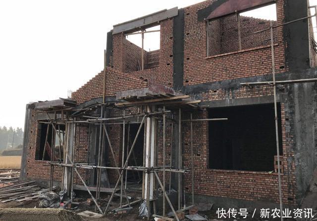 为什么农村很多房子，明明都好好的却没人住？老农总结得很到位