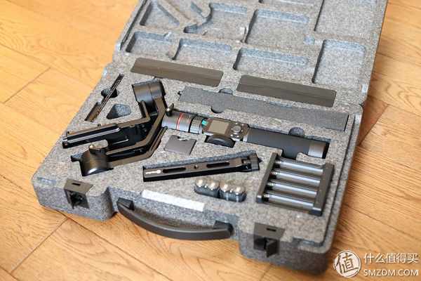 你有麒麟臂，我有稳定器，飞宇AK2000单反相机稳定器使用评测