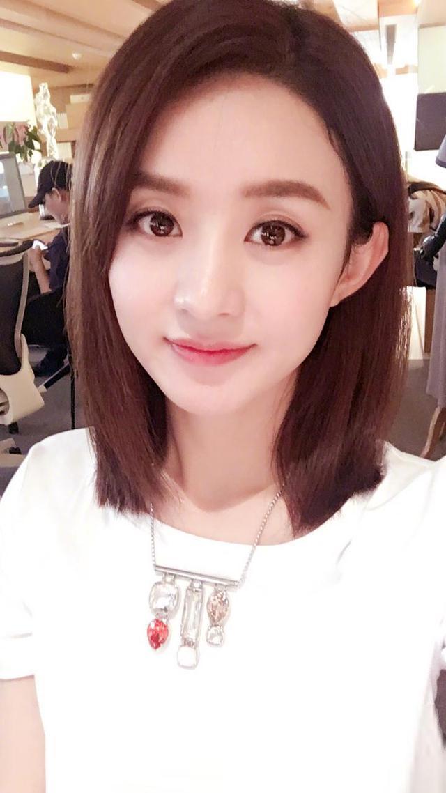 32岁的杨幂和31岁的赵丽颖撞发型，网友：舒畅的短发更加时尚