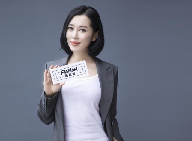 看完刘涛和余男的穿搭,你就知道什么叫做气场一米八了!