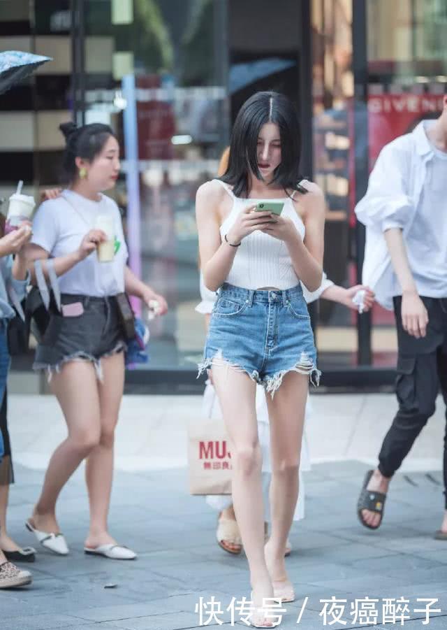  『女生』女生高跟鞋时尚穿搭，秀出女性的魅力与自信