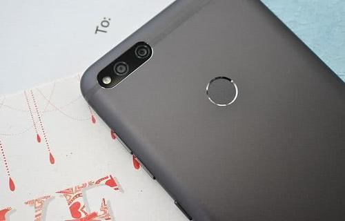 发布三个月降至1249元，5030mAh电池的手机处境尴尬