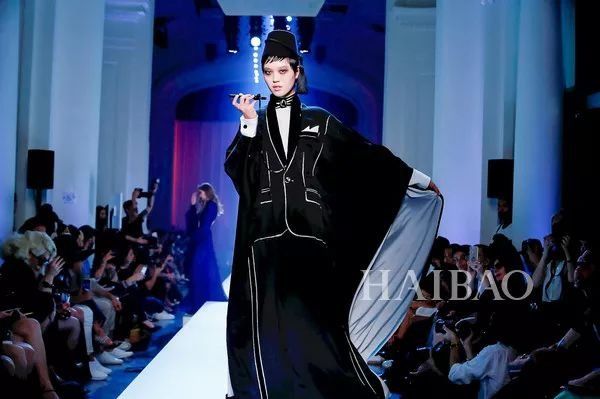 养眼| 周迅和刘雯同台比美你站谁?反正我已经沦陷了