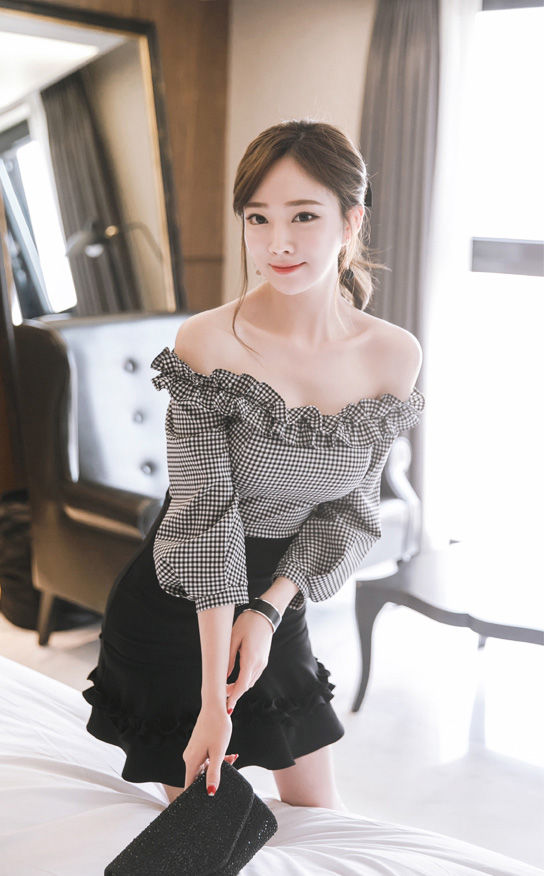 朗科恩密格花领拼接衣裙