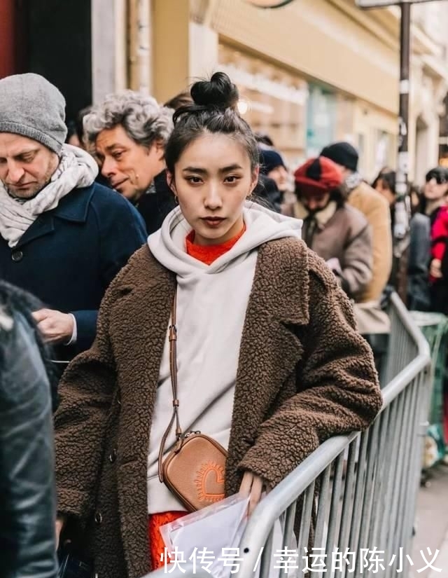 「显瘦」比大衣温暖、比羽绒服显瘦,今年最流行的外套是这件!