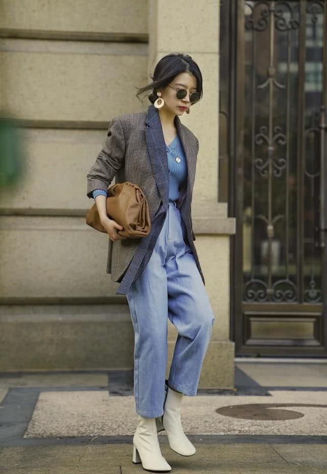  【博主】2019年流行的小西服还不容易穿跟随三木时尚博主那样穿，时尚潮流又显年轻