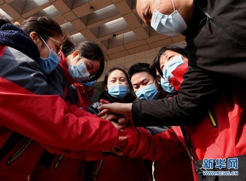  新华社记者李安|河南省第二批医疗队奔赴湖北