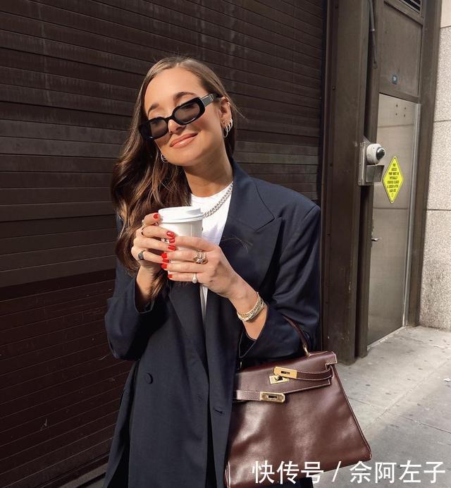 女人■女人不管年纪多大,这3种首饰要少戴,看着廉价又寒酸,招人笑话