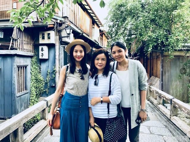 今日爆料：冯提莫回应“会计门”？蔡徐坤被质疑蹭热度？秀智李栋