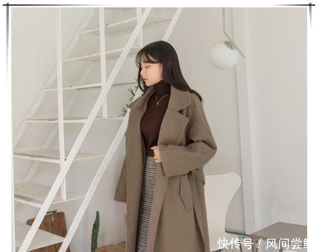  『秘密』今年冬天一种“高级减龄”的穿搭方案，隐藏在大衣里面的秘密