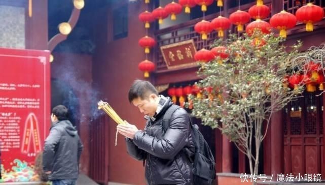 “得道高僧”透露,去寺庙里烧香,不要太随意,记住4个“不要”