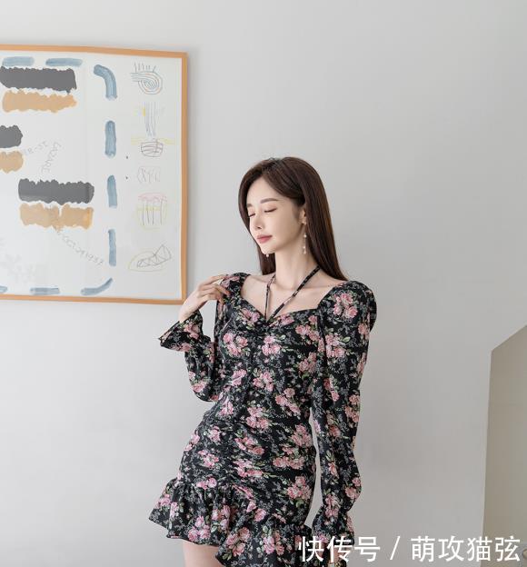「女人」孙允珠V领碎花连衣裙,优雅时尚女人味十足