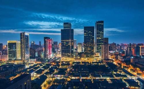  【宜居】中国最宜居的2个城市，1个是小吃之都，1个是天下四聚之一