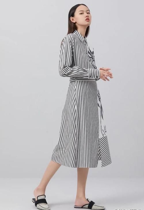  [着装]一条完美裤装或半裙，提升着装质感同时，还能给上衣带来一次新生