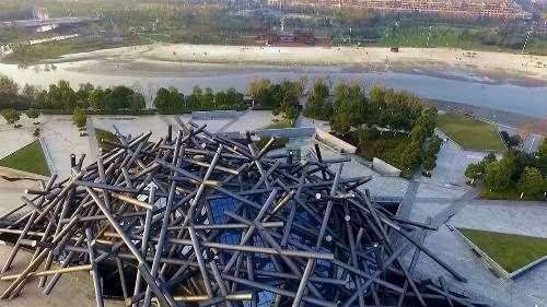  鸟巢|耗资2亿模仿鸟巢，却建成“鸡窝”，网友：欣赏不了！