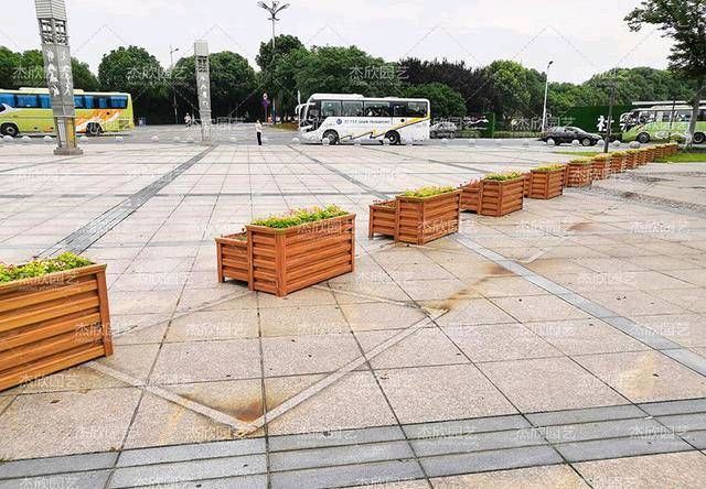  型是指花箱■广场摆放花箱的五种方法
