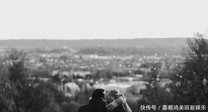  摄影师■对摄影师而言，摒弃色彩会让视觉效果更加纯粹