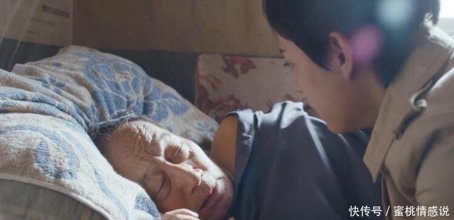 『自扇』安家房似锦搬家,无意翻出房妈多年前的秘密,她崩溃自扇巴掌