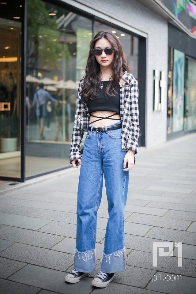 上海街拍:戴上墨镜秀身材，满街都是潮女郎!