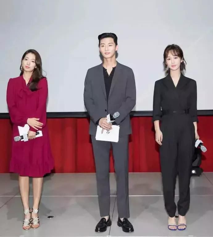 杨紫与朴信惠同框比美!一直被指颜值不高的她，这次靠珠宝逆袭?